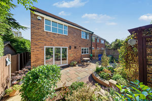 Delves Close Walton